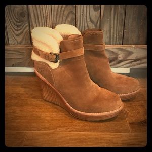 UGG Antonia Wedge Fur Ankle Boots Sz: 9.5
